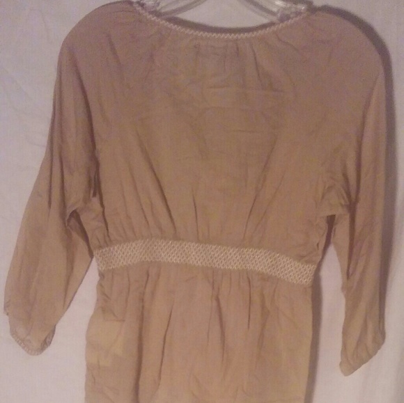 Old Navy (xs)Tan Blouse - Picture 3 of 3